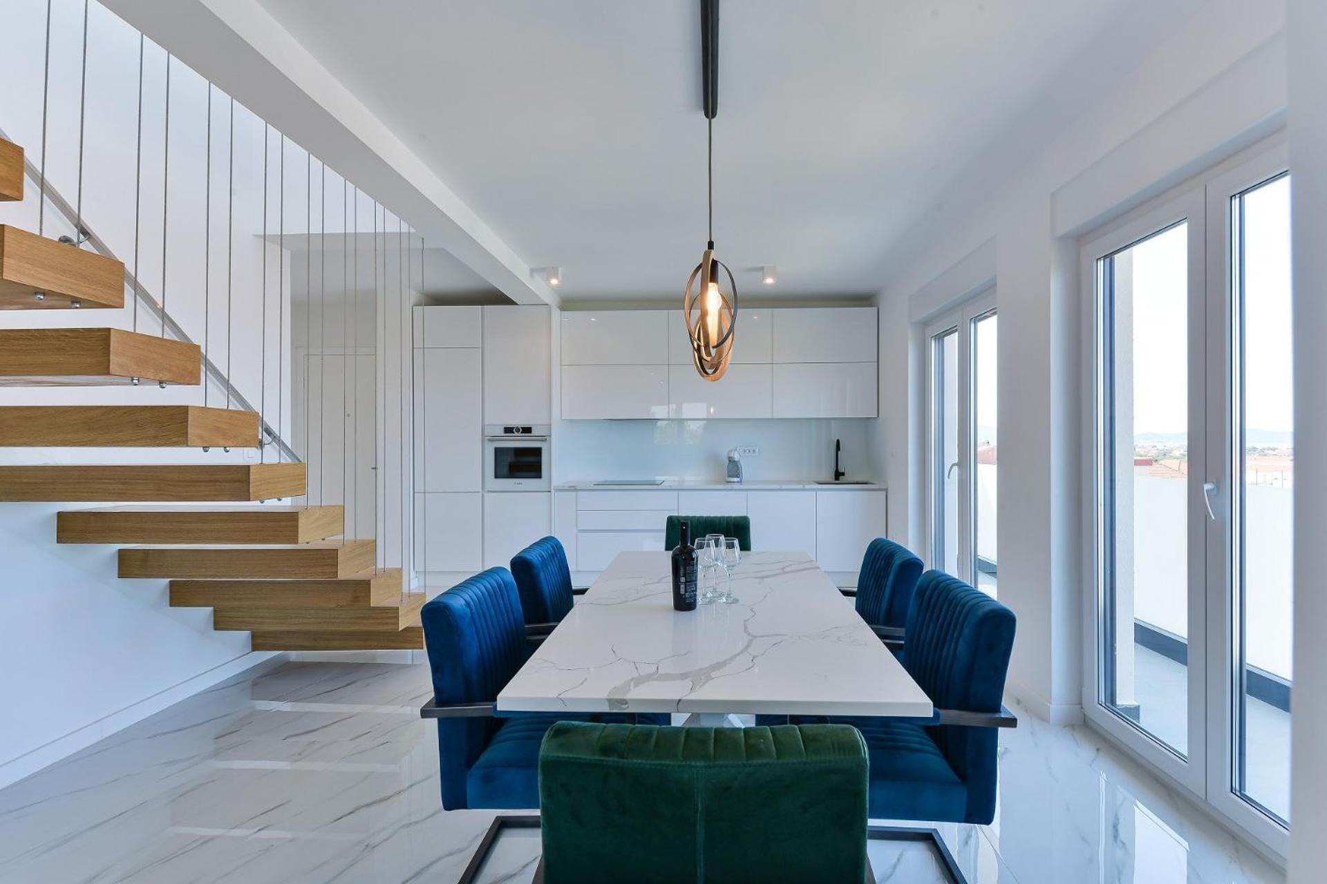 Apartment Div With Pool *